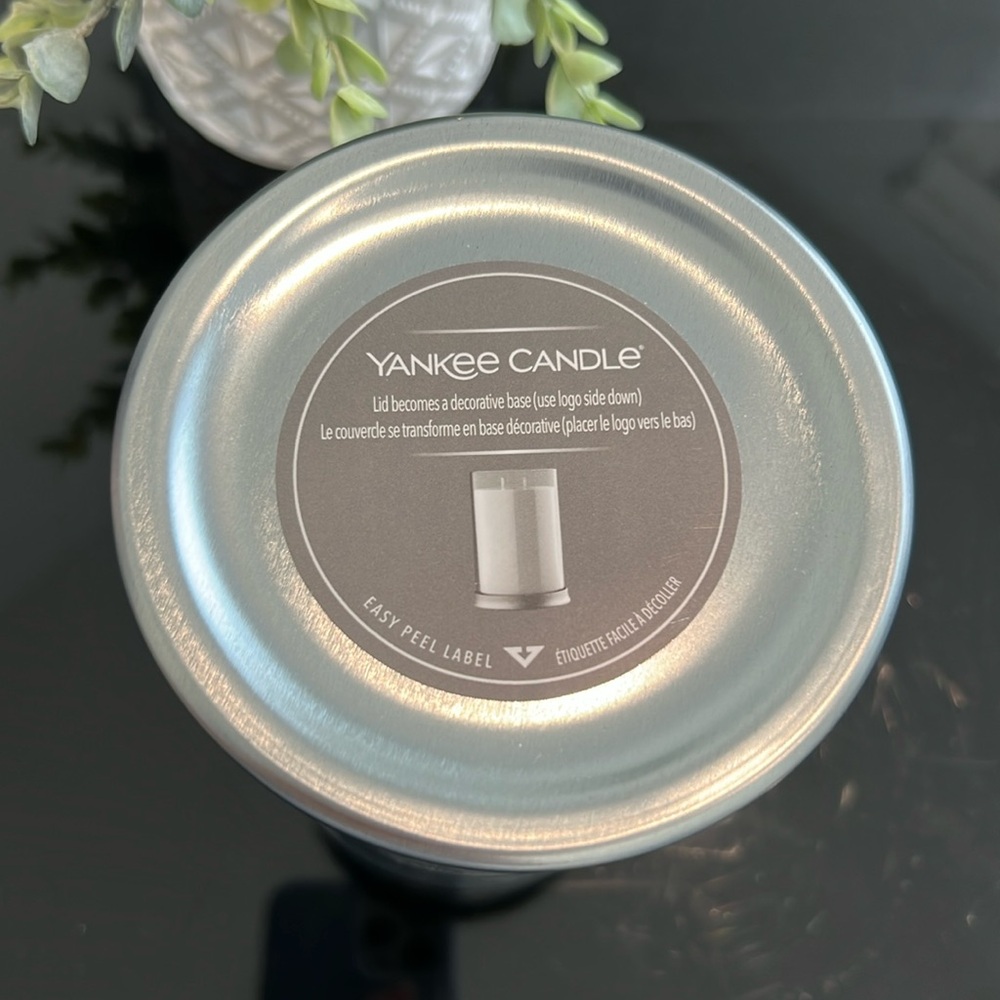 Yankee Candle Warm Luxe Cashmere 2-wick 20oz Tumbler - Picture 4 of 8